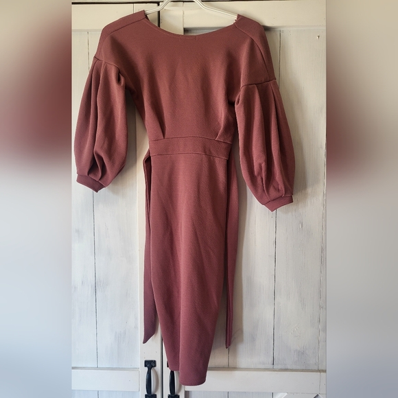 Mauve dress - the last picture is a more accurate one of the dress colour. - Picture 2 of 4